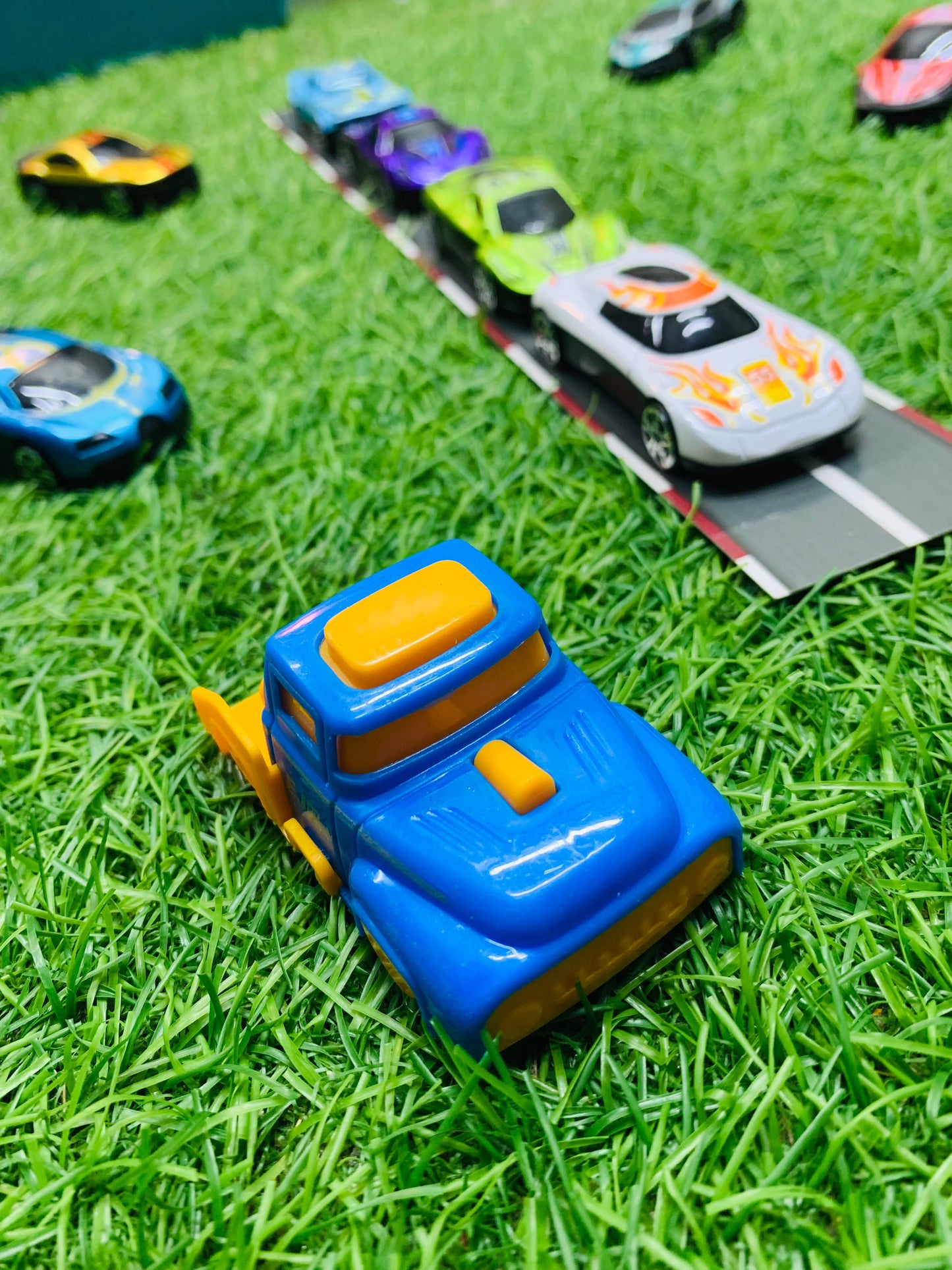 10 Mini Metal Cars With Launcher