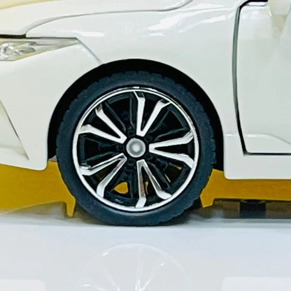 1:24 Toyota Avalon Simulation Diecast Car